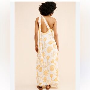 Summer Away Tropez White and Tan Shell-Print Maxi Dress size Medium Used